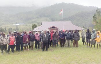 Masyarakat Wadangku Tolak Penunjukan SK PLT Kepala Distrik Baru, Kantor Distrik Wadangku Dipalang